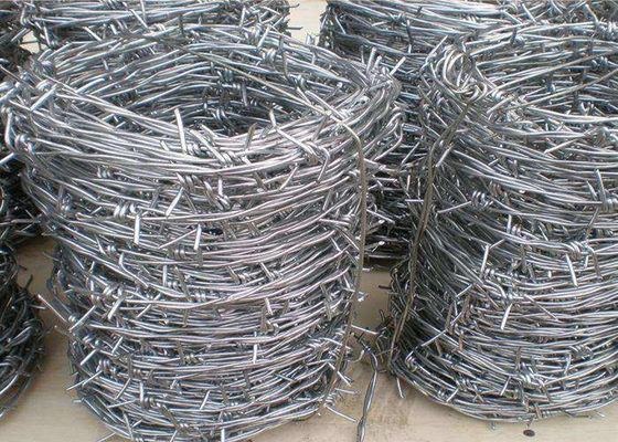 El PVC cubrió los alambres de púas galvanizados sumergidos calientes