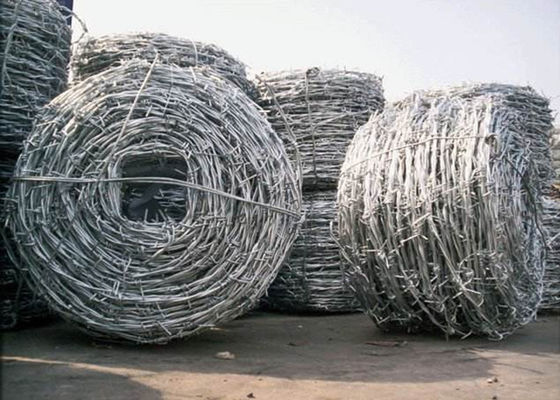 Alambres de púas en espiral de acero con poco carbono SWG18 de los 7.5cm
